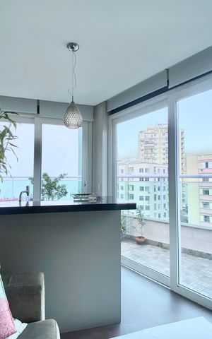 Apartamento à venda com 165m², 4 quartos e 1 vaga Apartamento à venda com 165m², 4 quartos e 1 vagaÁrea Externa