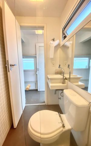 Apartamento à venda com 165m², 4 quartos e 1 vaga Apartamento à venda com 165m², 4 quartos e 1 vagaBanheiro Área Externa