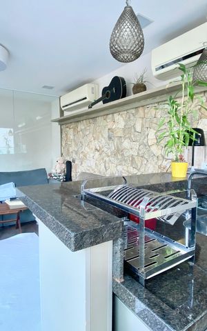 Apartamento à venda com 165m², 4 quartos e 1 vaga Apartamento à venda com 165m², 4 quartos e 1 vagaÁrea Externa