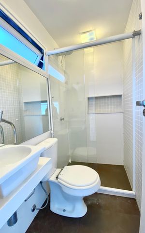 Apartamento à venda com 165m², 4 quartos e 1 vaga Apartamento à venda com 165m², 4 quartos e 1 vagaBanheiro Área Externa