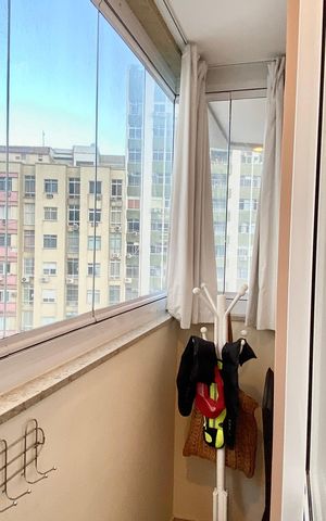 Apartamento à venda com 165m², 4 quartos e 1 vaga Apartamento à venda com 165m², 4 quartos e 1 vagaVaranda Suíte