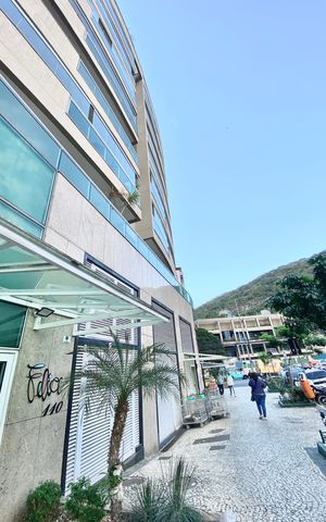 Apartamento à venda com 165m², 4 quartos e 1 vaga Apartamento à venda com 165m², 4 quartos e 1 vagaFachada
