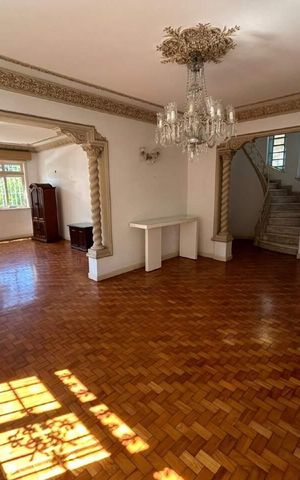 Casa à venda com 240m², 6 quartos e 6 vagas