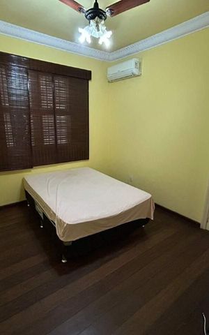 Casa à venda com 240m², 6 quartos e 6 vagas