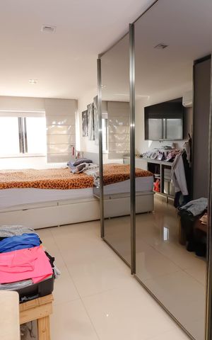 Casa à venda com 249m², 3 quartos e 3 vagas Casa à venda com 249m², 3 quartos e 3 vagasCloset /Quarto 1