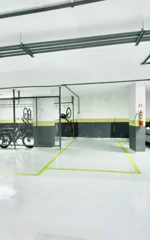 Apartamento à venda com 139m², 2 quartos e 1 vaga Apartamento à venda com 139m², 2 quartos e 1 vagaGaragem