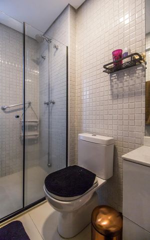 Apartamento para alugar com 70m², 2 quartos e 1 vaga Apartamento para alugar com 70m², 2 quartos e 1 vagaBanheiro da Suíte