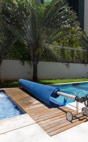 Apartamento à venda com 102m², 2 quartos e 1 vaga Apartamento à venda com 102m², 2 quartos e 1 vagaÁrea comum - Piscina