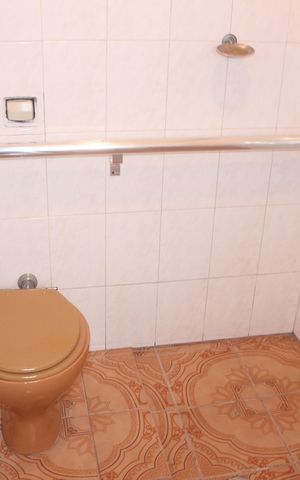 Casa à venda com 218m², 3 quartos e 4 vagasBanheiro da Suíte 1