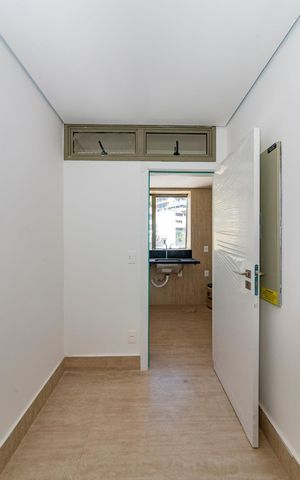 Apartamento à venda com 360m², 4 quartos e 4 vagas Apartamento à venda com 360m², 4 quartos e 4 vagasÁrea de Serviço