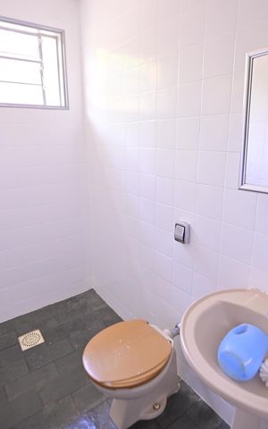 Casa à venda com 324m², 3 quartos e 1 vaga Casa à venda com 324m², 3 quartos e 1 vagaBanheiro