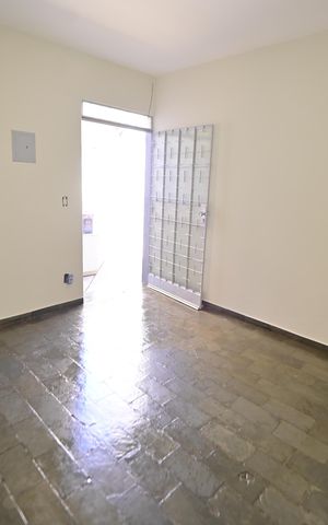 Casa à venda com 324m², 3 quartos e 1 vaga Casa à venda com 324m², 3 quartos e 1 vagaSala