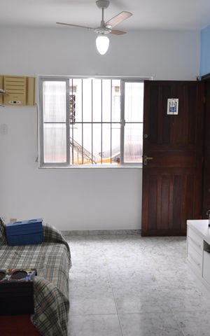 Casa de condomínio à venda com 100m², 2 quartos e 1 vagaSala
