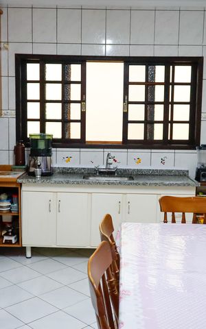 Casa à venda com 125m², 1 quarto e 3 vagas Casa à venda com 125m², 1 quarto e 3 vagasCozinha
