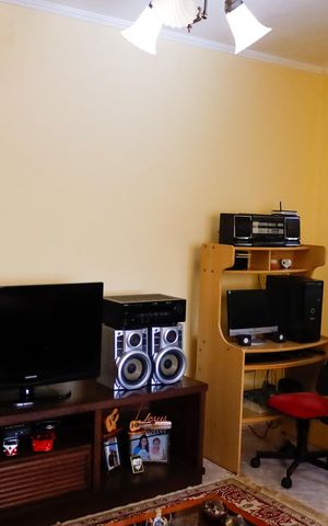 Casa à venda com 125m², 1 quarto e 3 vagas Casa à venda com 125m², 1 quarto e 3 vagasSala