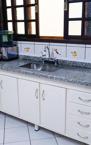 Casa à venda com 125m², 1 quarto e 3 vagas Casa à venda com 125m², 1 quarto e 3 vagasCozinha
