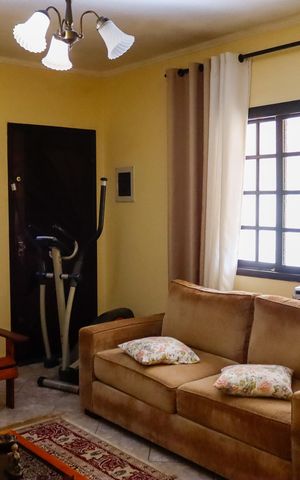 Casa à venda com 125m², 1 quarto e 3 vagas Casa à venda com 125m², 1 quarto e 3 vagasSala