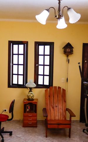 Casa à venda com 125m², 1 quarto e 3 vagas Casa à venda com 125m², 1 quarto e 3 vagasSala