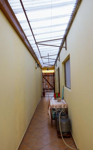Casa à venda com 125m², 1 quarto e 3 vagas Casa à venda com 125m², 1 quarto e 3 vagasCorredor