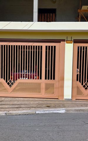 Casa à venda com 125m², 1 quarto e 3 vagas Casa à venda com 125m², 1 quarto e 3 vagasFachada