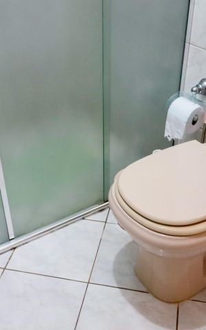 Casa à venda com 125m², 1 quarto e 3 vagas Casa à venda com 125m², 1 quarto e 3 vagasBanheiro