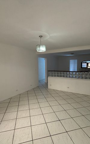 Casa para alugar com 70m², 2 quartos e 1 vagaSala