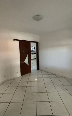 Casa para alugar com 70m², 2 quartos e 1 vagaQuarto 