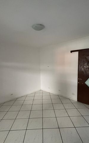 Casa para alugar com 70m², 2 quartos e 1 vagaQuarto 
