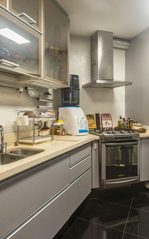 Apartamento à venda com 122m², 3 quartos e 2 vagas Apartamento à venda com 122m², 3 quartos e 2 vagasCozinha