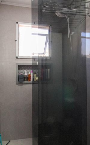 Casa de condomínio à venda com 100m², 3 quartos e 2 vagas Casa de condomínio à venda com 100m², 3 quartos e 2 vagasBanheiro da Suíte
