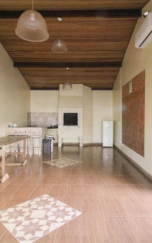 Casa de condomínio à venda com 100m², 3 quartos e 2 vagas Casa de condomínio à venda com 100m², 3 quartos e 2 vagasÁrea comum - Salão de festas