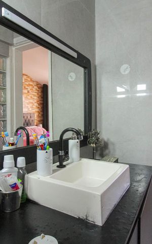 Casa de condomínio à venda com 100m², 3 quartos e 2 vagas Casa de condomínio à venda com 100m², 3 quartos e 2 vagasBanheiro da Suíte
