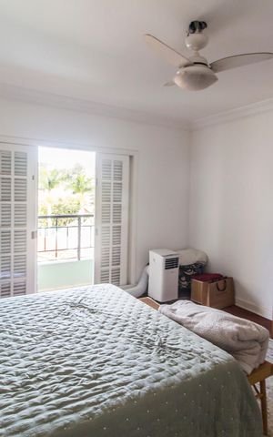 Casa de condomínio à venda com 268m², 3 quartos e 3 vagasSuíte