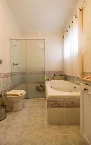 Casa de condomínio à venda com 268m², 3 quartos e 3 vagasBanheiro da Suíte