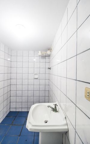 Casa de condomínio à venda com 268m², 3 quartos e 3 vagasBanheiro