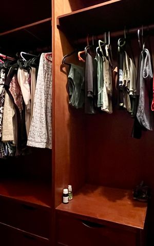 Apartamento para alugar com 163m², 3 quartos e 1 vaga Apartamento para alugar com 163m², 3 quartos e 1 vagaCloset da suíte