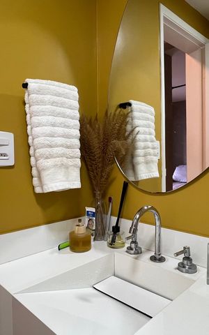 Apartamento à venda com 85m², 3 quartos e 2 vagas Apartamento à venda com 85m², 3 quartos e 2 vagasBanheiro Social