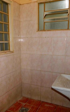 Casa para alugar com 130m², 2 quartos e 1 vagaÁrea de Serviço