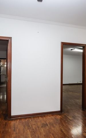 Casa à venda com 524m², 6 quartos e 4 vagas Casa à venda com 524m², 6 quartos e 4 vagasSala das Suites