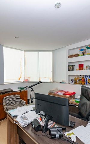 Apartamento à venda com 300m², 5 quartos e 3 vagas Apartamento à venda com 300m², 5 quartos e 3 vagasQuarto 4