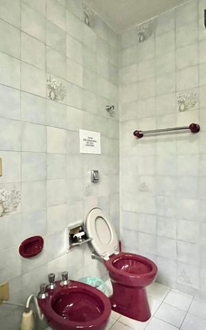 Casa à venda com 246m², 4 quartos e 4 vagasBanheiro da Suíte 2