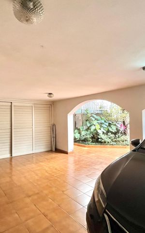 Casa à venda com 246m², 4 quartos e 4 vagasGaragem