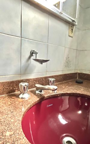 Casa à venda com 246m², 4 quartos e 4 vagasBanheiro da Suíte 2