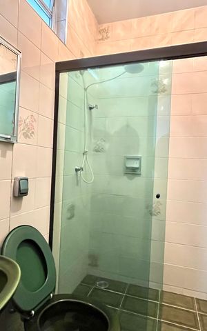 Casa à venda com 246m², 4 quartos e 4 vagasBanheiro da Suíte 1