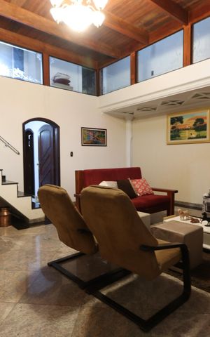 Casa à venda com 446m², 3 quartos e 4 vagasSala