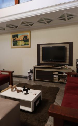 Casa à venda com 446m², 3 quartos e 4 vagasSala
