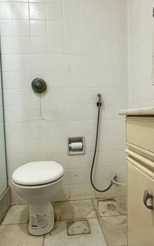 Apartamento à venda com 167m², 4 quartos e 2 vagas Apartamento à venda com 167m², 4 quartos e 2 vagasBanheiro Social