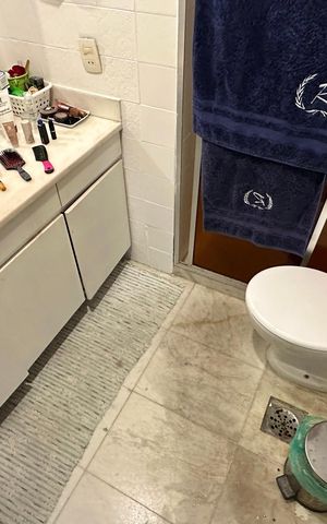 Apartamento à venda com 167m², 4 quartos e 2 vagas Apartamento à venda com 167m², 4 quartos e 2 vagasBanheiro Social