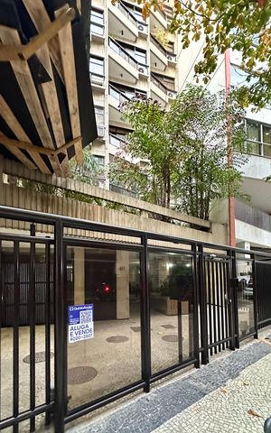 Apartamento à venda com 167m², 4 quartos e 2 vagas Apartamento à venda com 167m², 4 quartos e 2 vagasPlaquinha