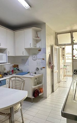 Apartamento à venda com 167m², 4 quartos e 2 vagas Apartamento à venda com 167m², 4 quartos e 2 vagasCozinha